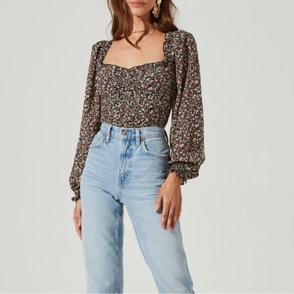 ASTR THE LABEL 
Floral Ruched Sweetheart Neck Top  Sz Small - Picture 1 of 8